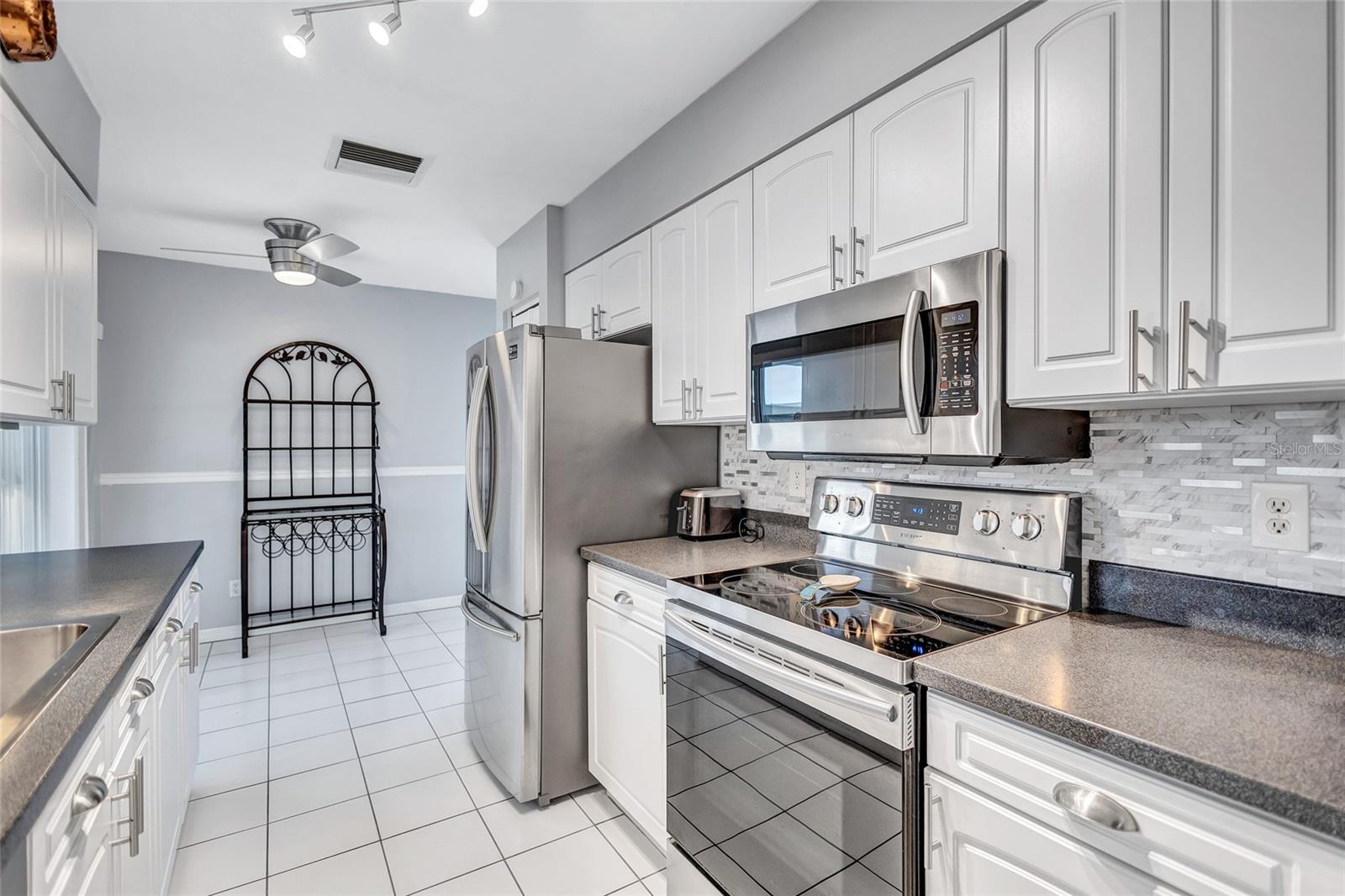 1496 QUEEN ANNE DRIVE