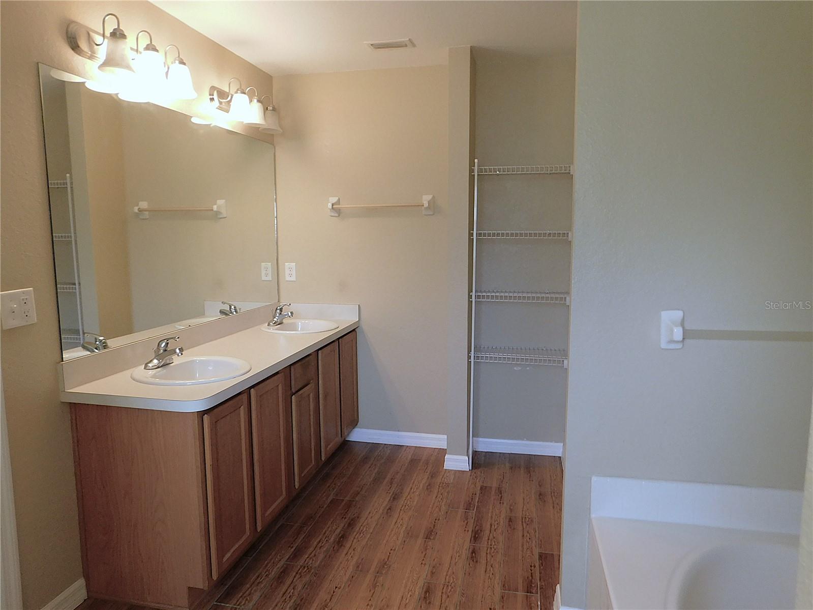 SILVER SPRINGS SHORES EAST - Residential