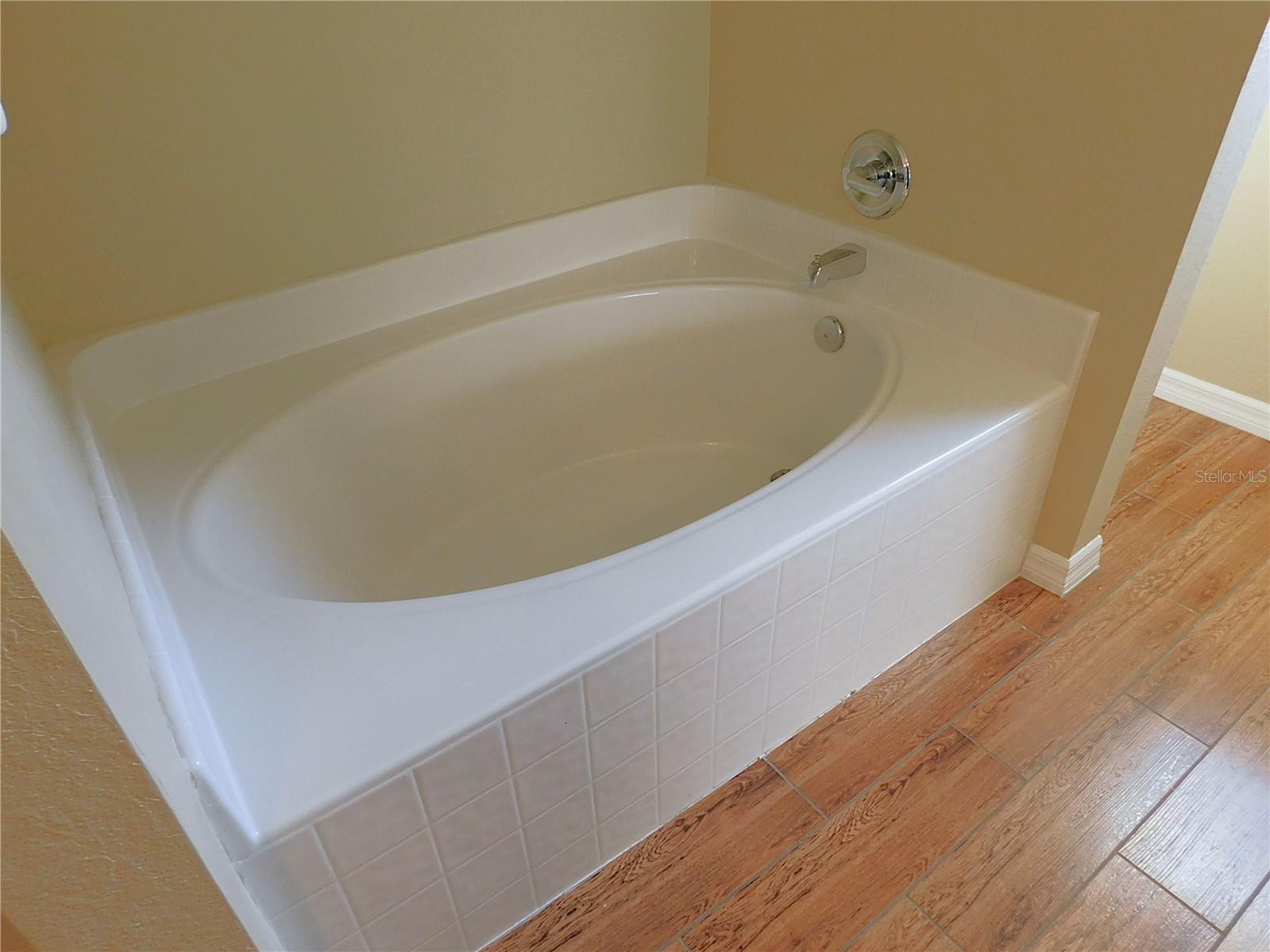 SILVER SPRINGS SHORES EAST - Residential