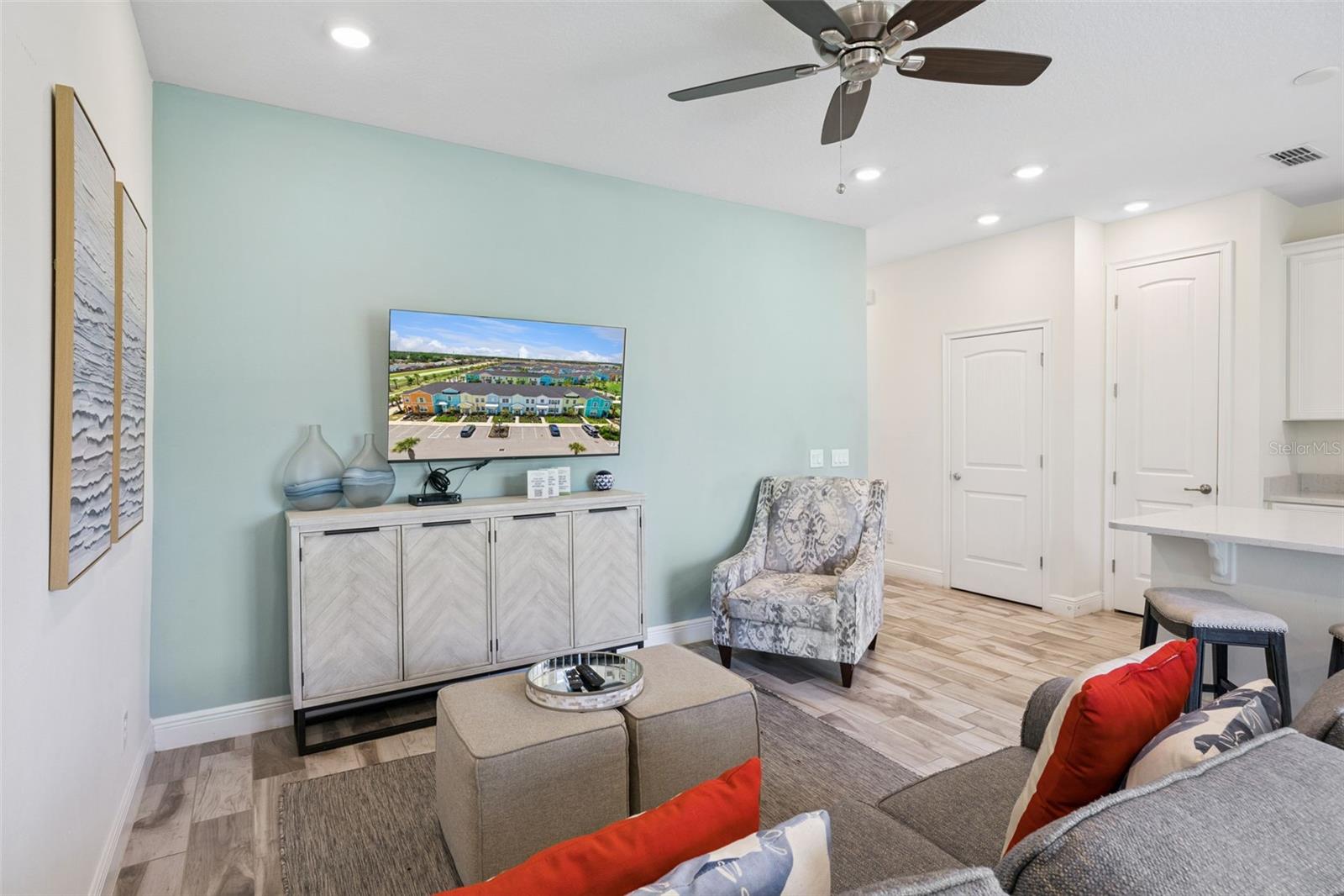 MARGARITAVILLE, ROLLING OAKS - Residential