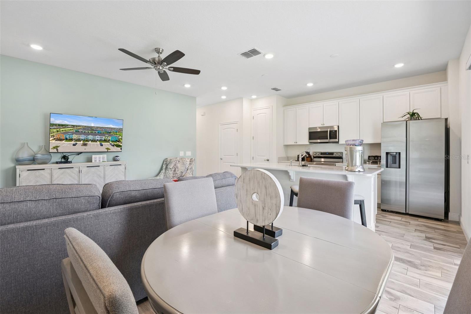 MARGARITAVILLE, ROLLING OAKS - Residential
