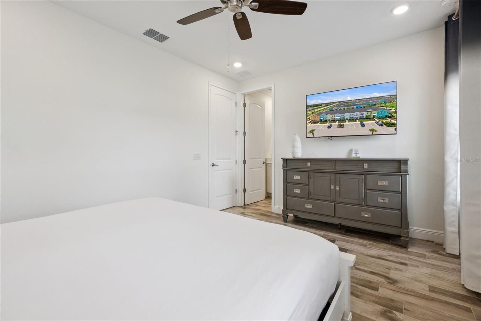 MARGARITAVILLE, ROLLING OAKS - Residential