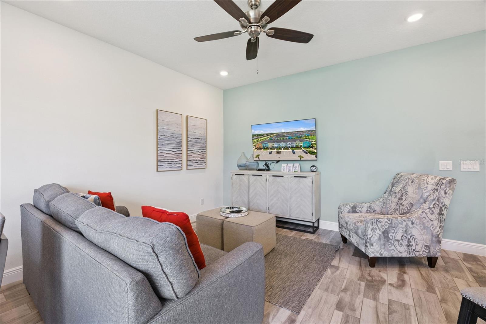 MARGARITAVILLE, ROLLING OAKS - Residential