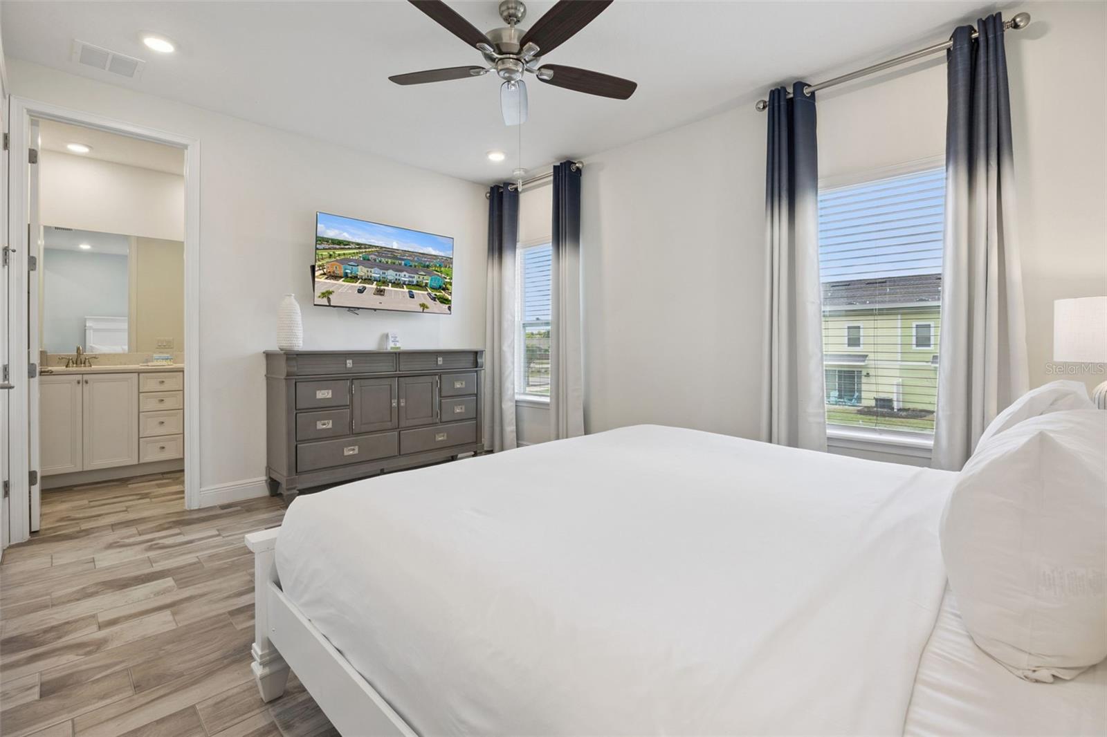 MARGARITAVILLE, ROLLING OAKS - Residential