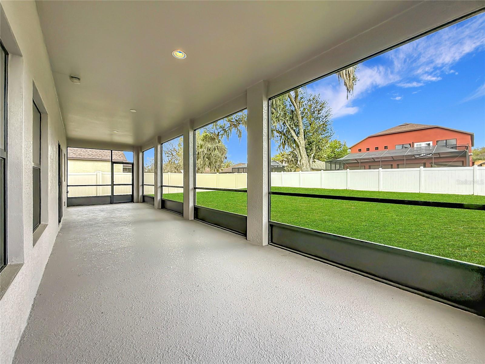 OAK LANDING - Residential