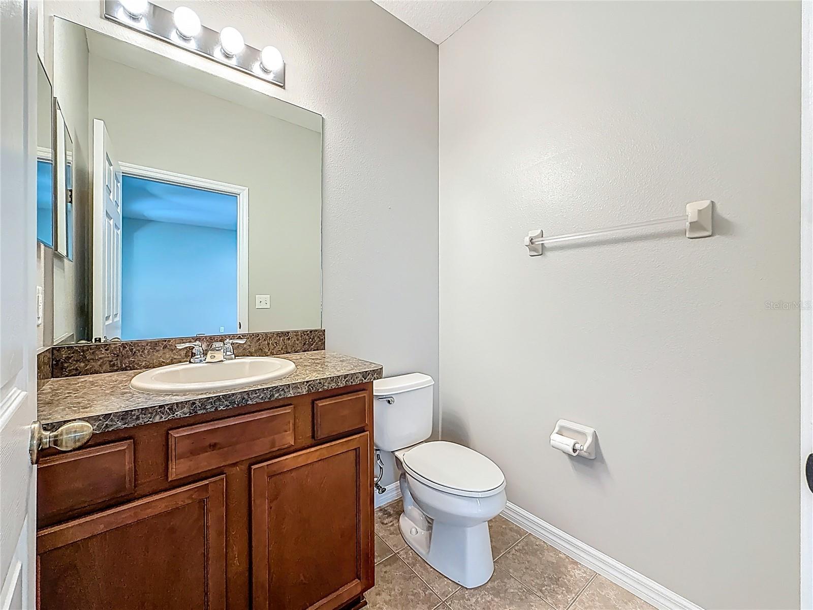 OAK LANDING - Residential