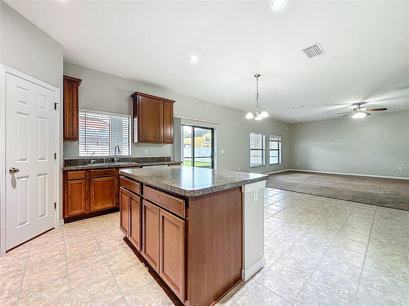 OAK LANDING - Residential