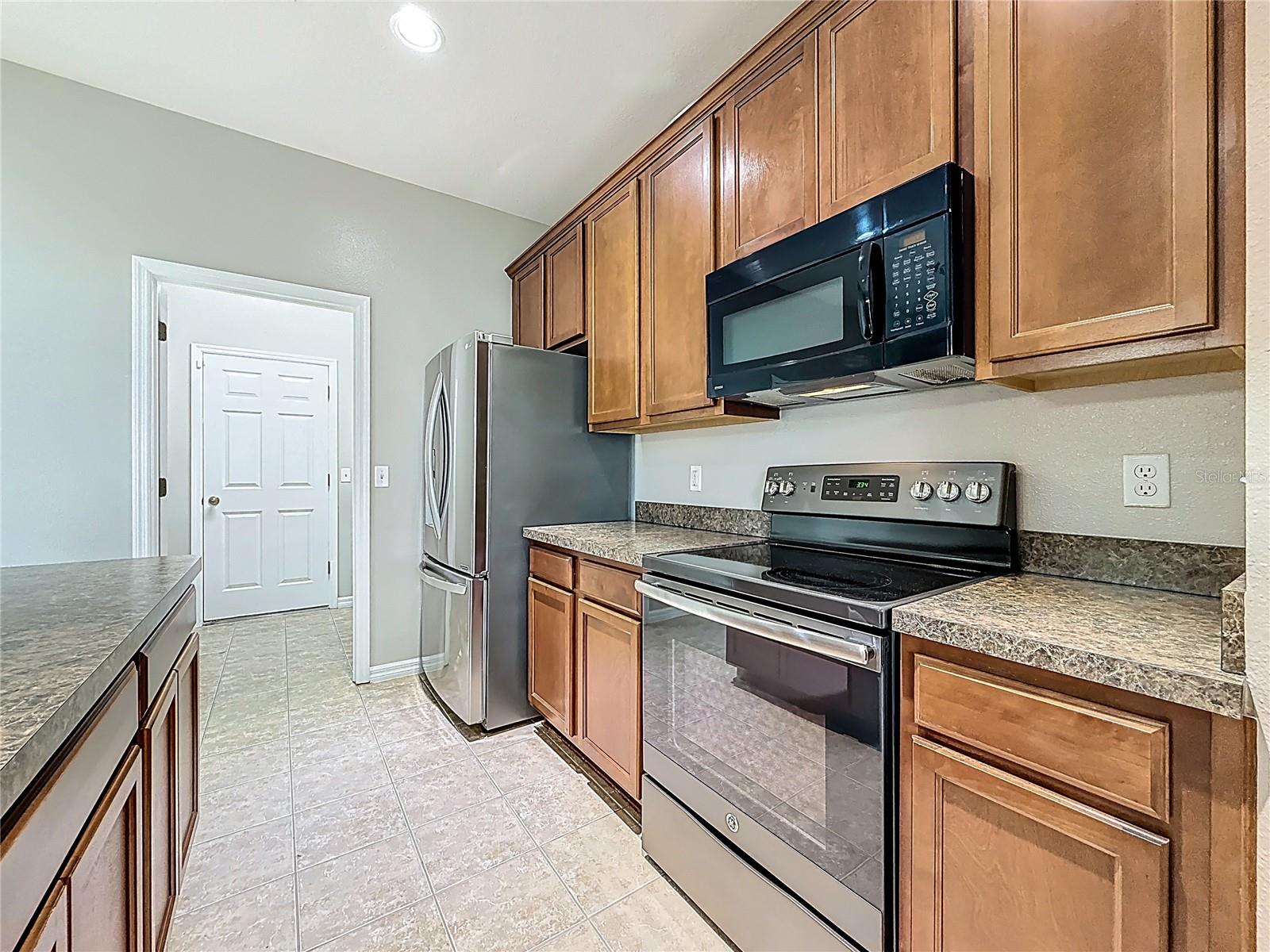 OAK LANDING - Residential