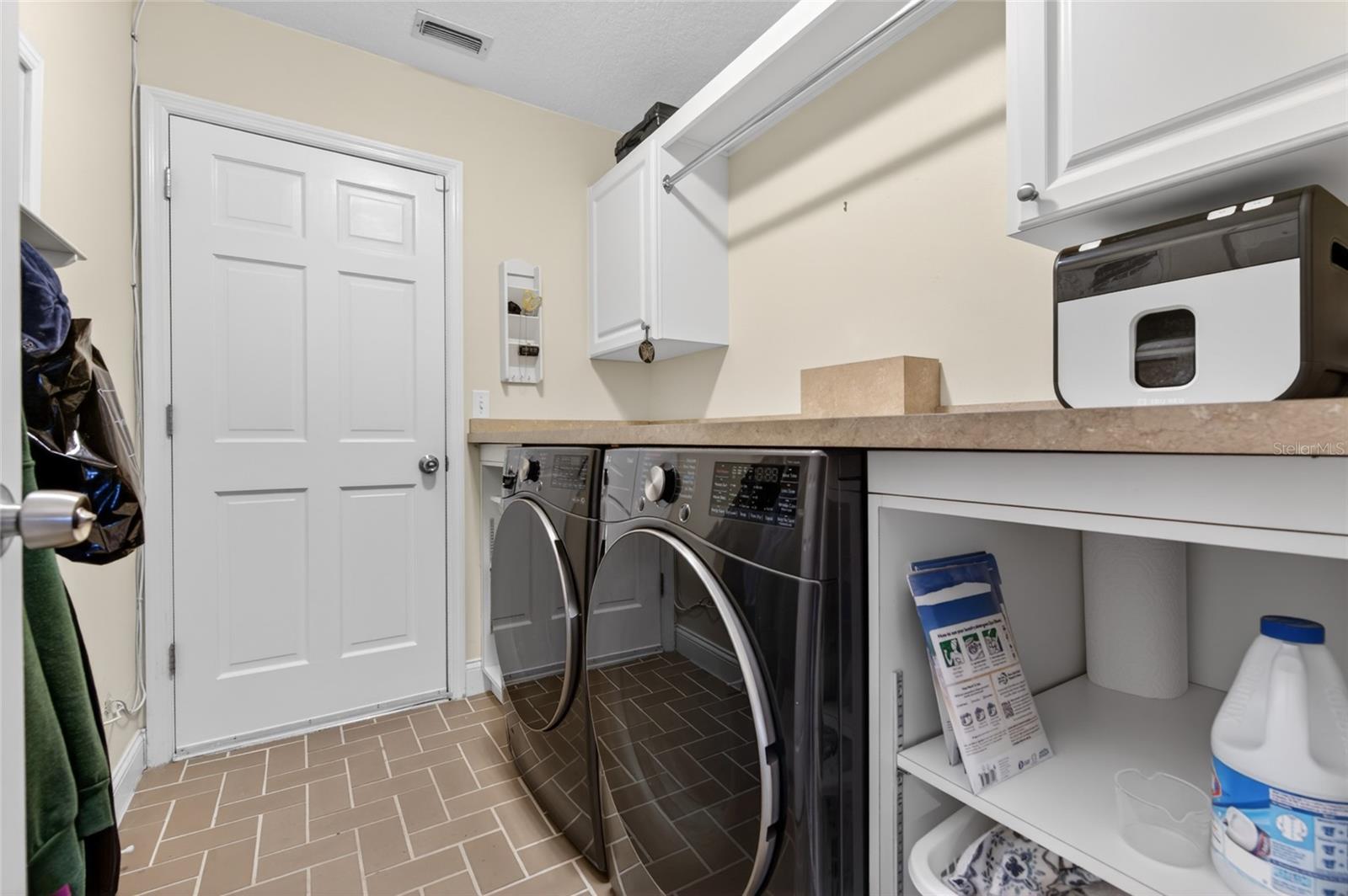 ESTATE HOMES AT BRADFORD COVE - Residential