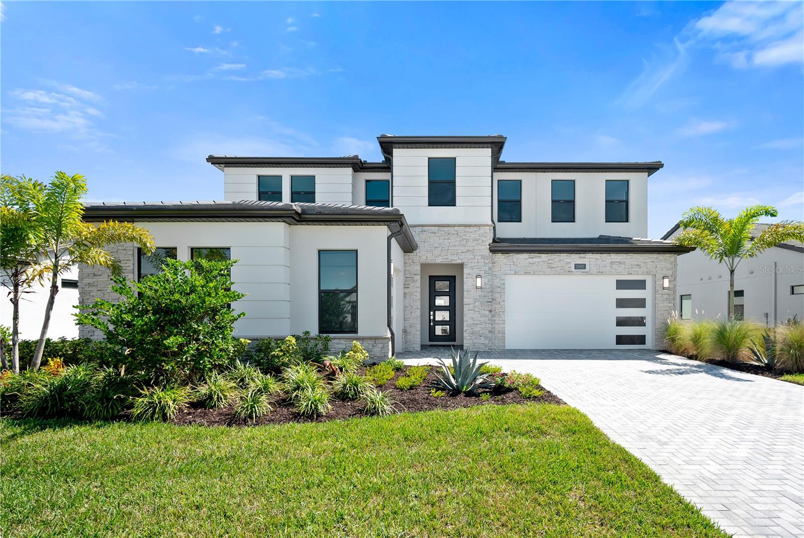 2592 WATERFRONT CIRCLE