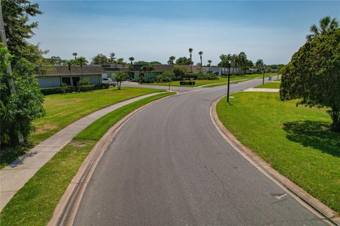 A home in SEMINOLE