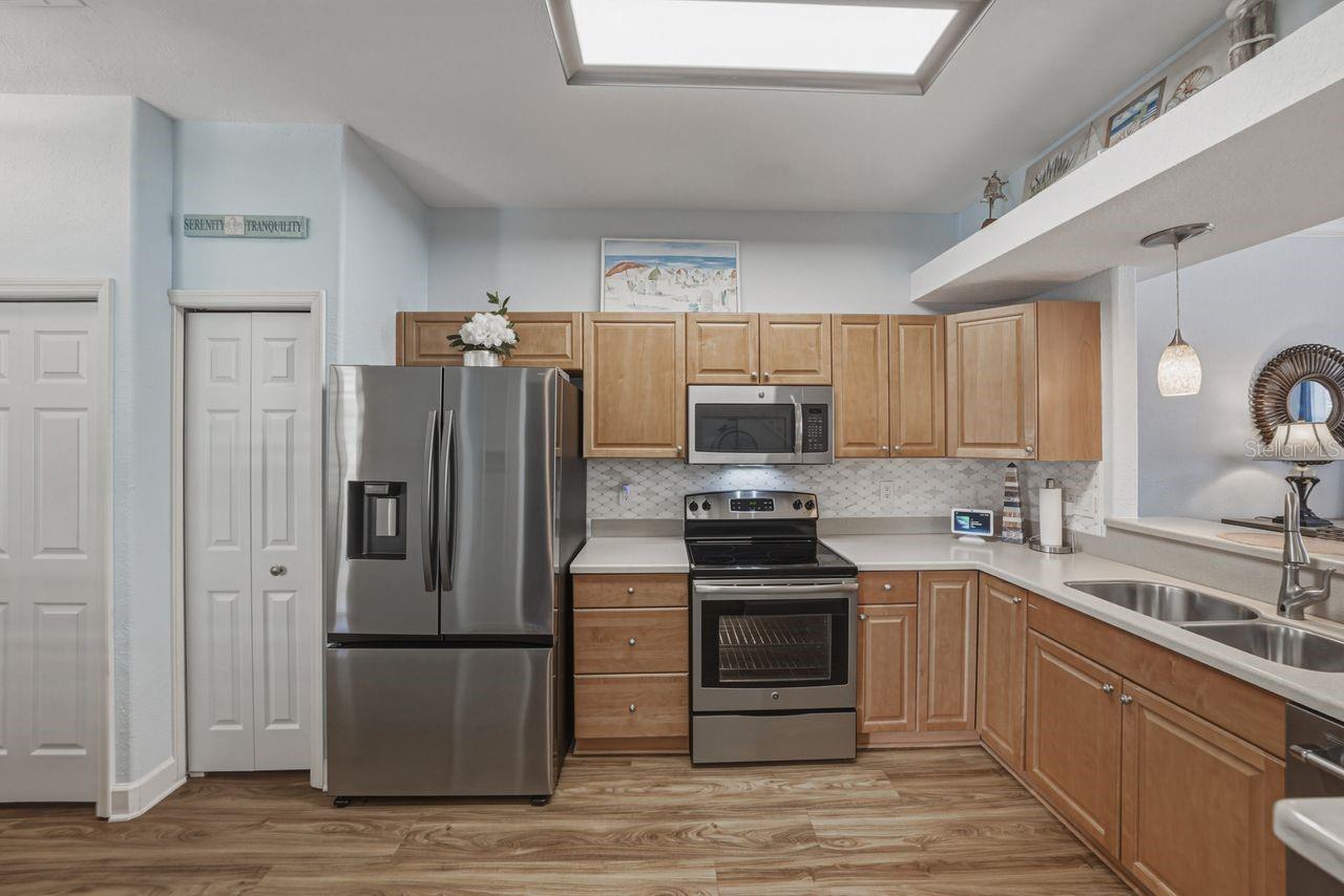 HERITAGE OAKS TOWNHOMES - Residential