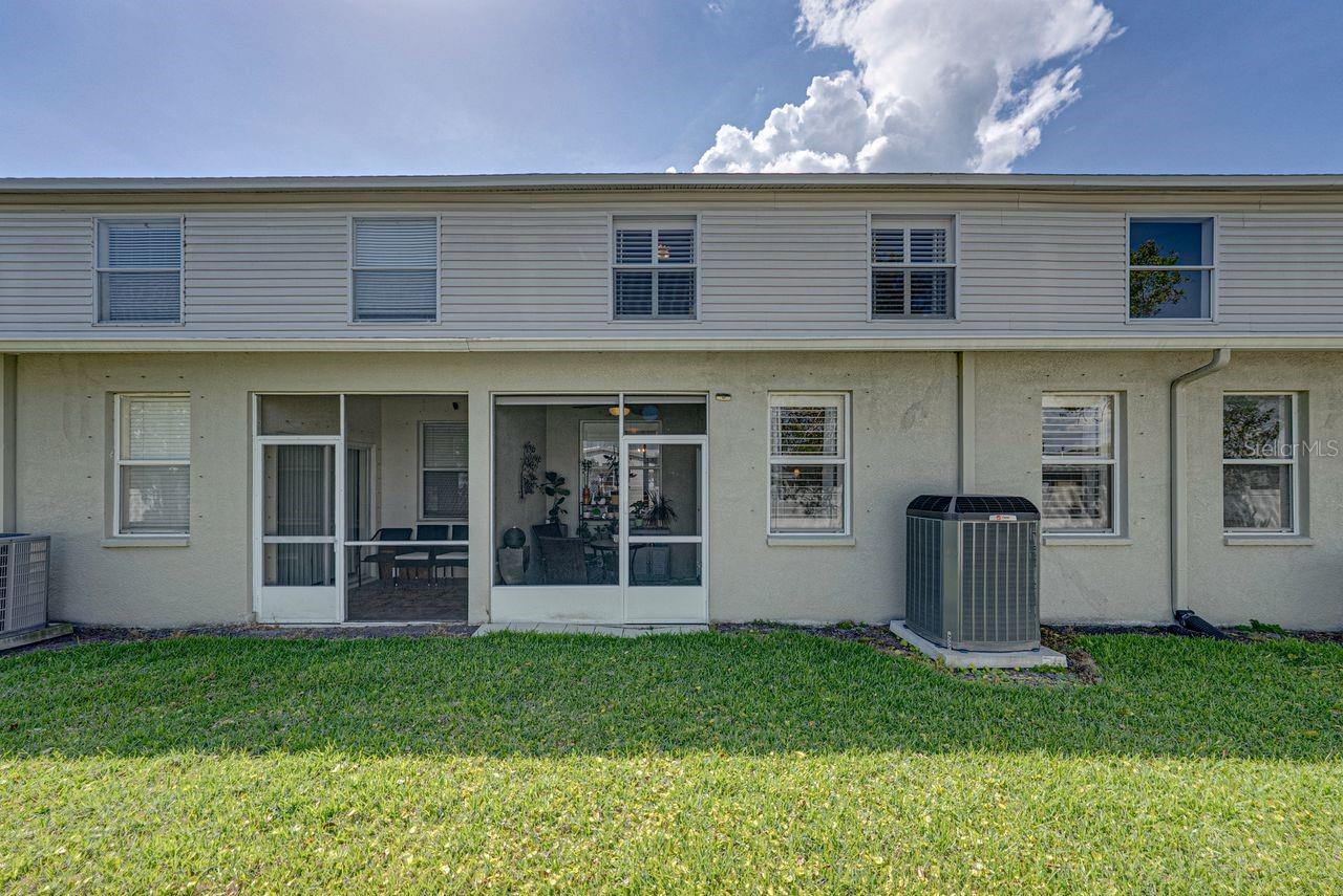 HERITAGE OAKS TOWNHOMES - Residential