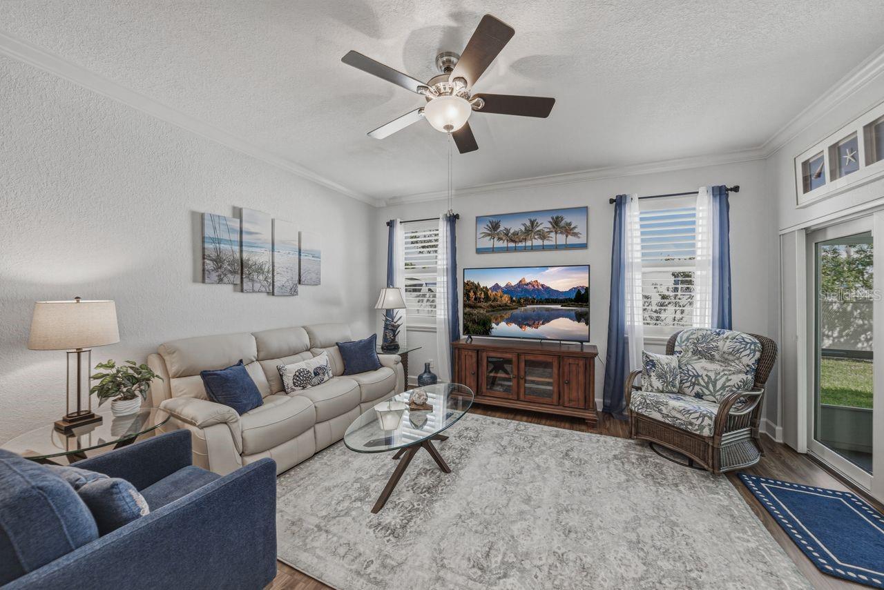 HERITAGE OAKS TOWNHOMES - Residential