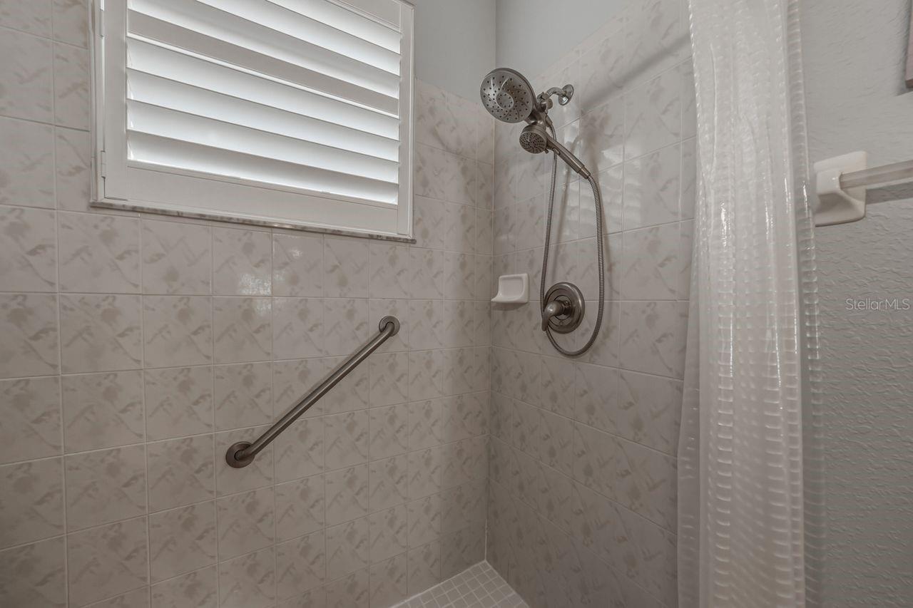 HERITAGE OAKS TOWNHOMES - Residential