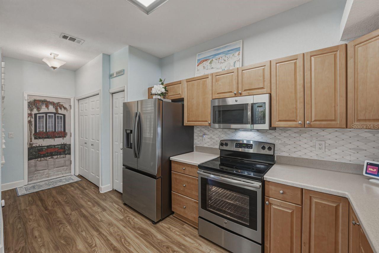 HERITAGE OAKS TOWNHOMES - Residential