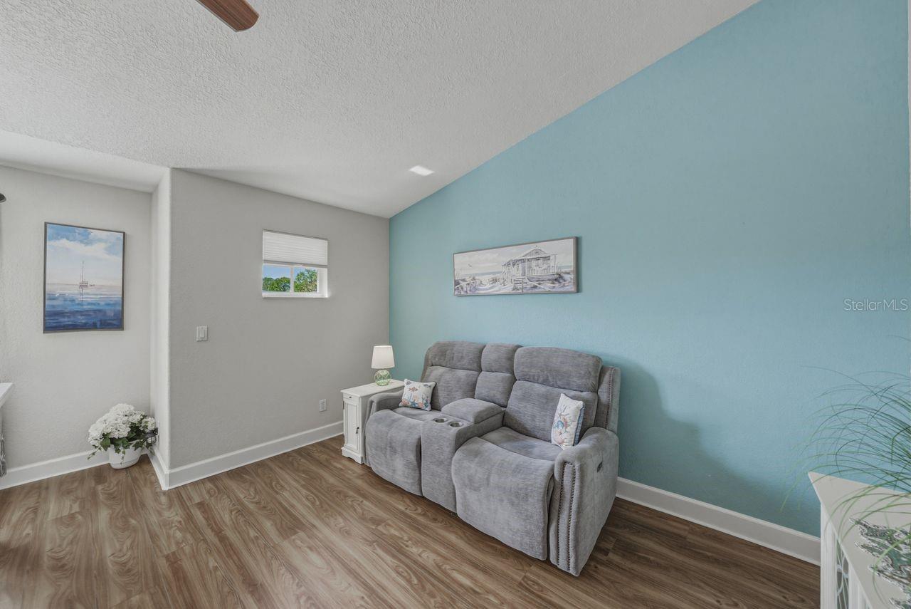 HERITAGE OAKS TOWNHOMES - Residential