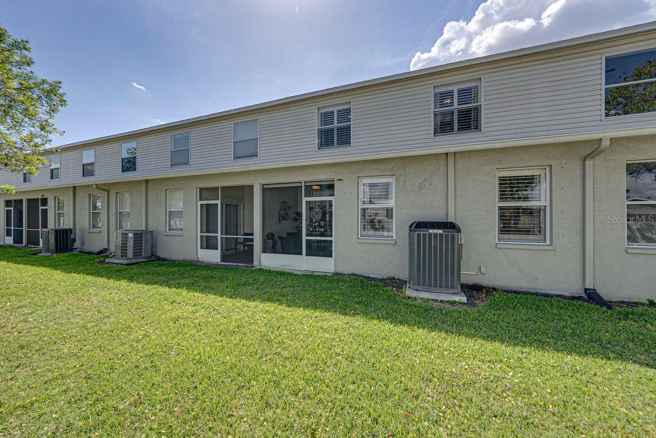 HERITAGE OAKS TOWNHOMES - Residential