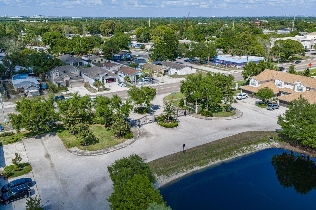 HERITAGE OAKS TOWNHOMES - Residential