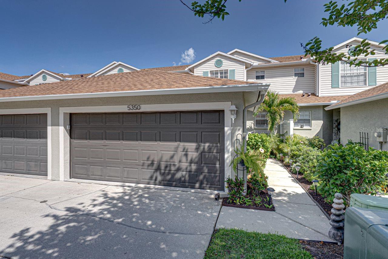 HERITAGE OAKS TOWNHOMES - Residential