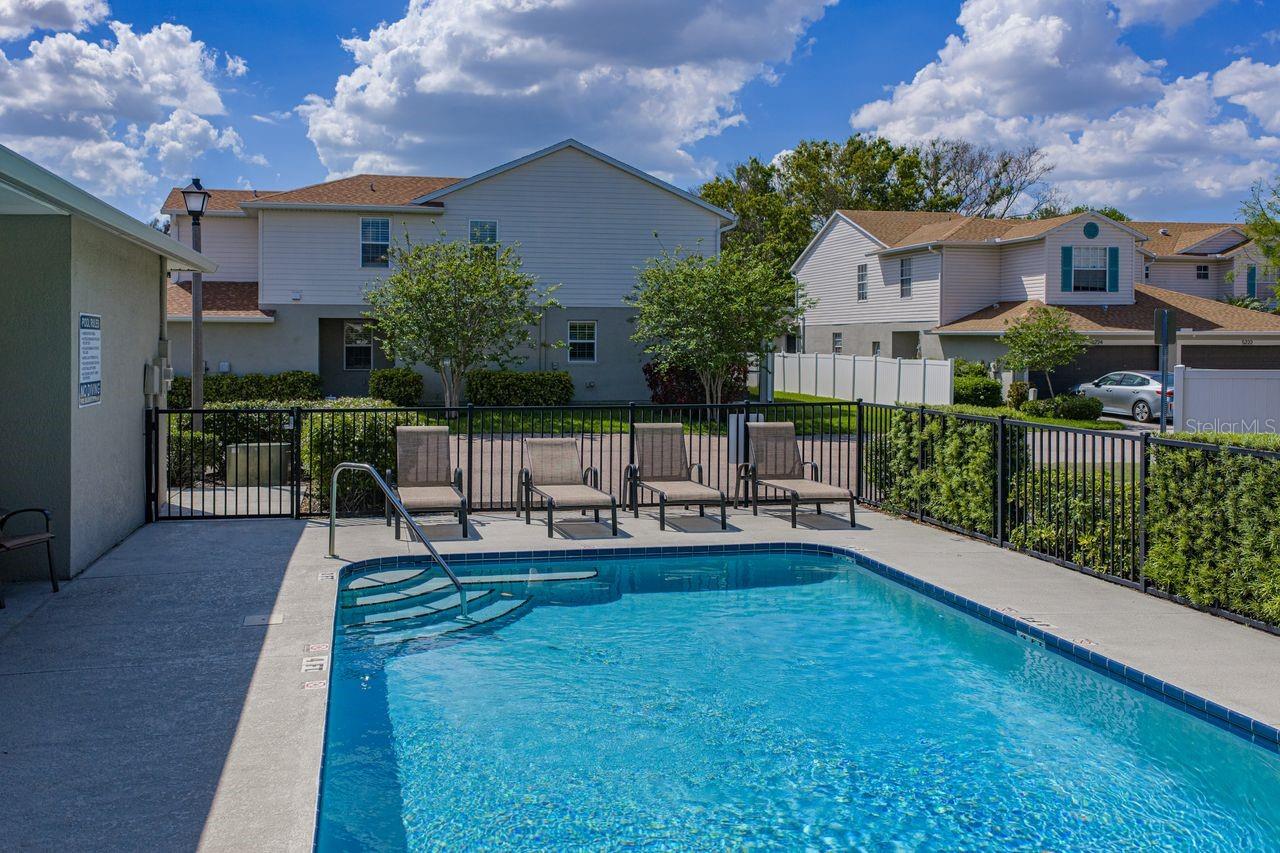 HERITAGE OAKS TOWNHOMES - Residential