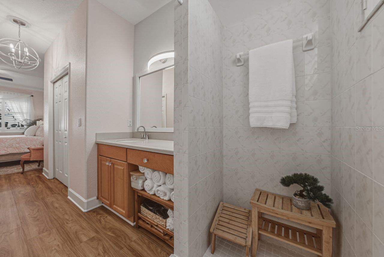 HERITAGE OAKS TOWNHOMES - Residential