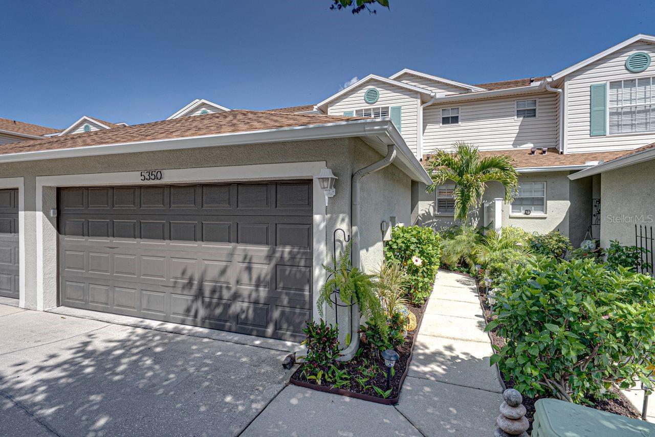 HERITAGE OAKS TOWNHOMES - Residential