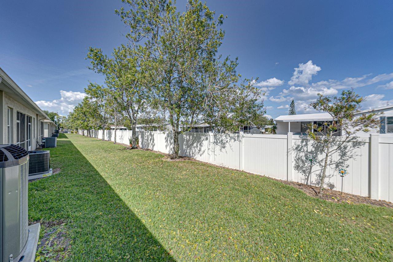 HERITAGE OAKS TOWNHOMES - Residential