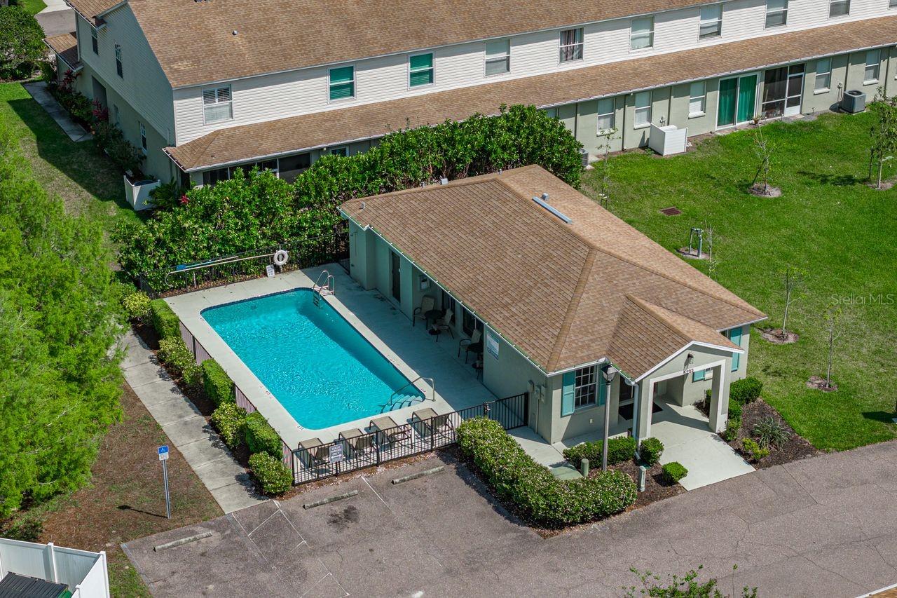 HERITAGE OAKS TOWNHOMES - Residential