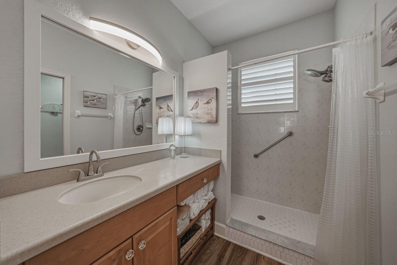 HERITAGE OAKS TOWNHOMES - Residential