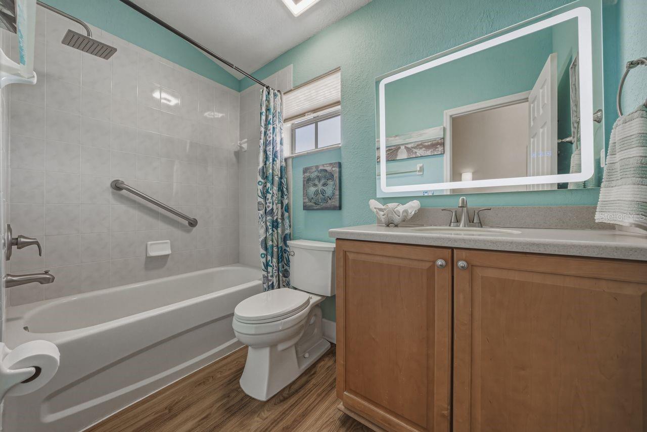 HERITAGE OAKS TOWNHOMES - Residential