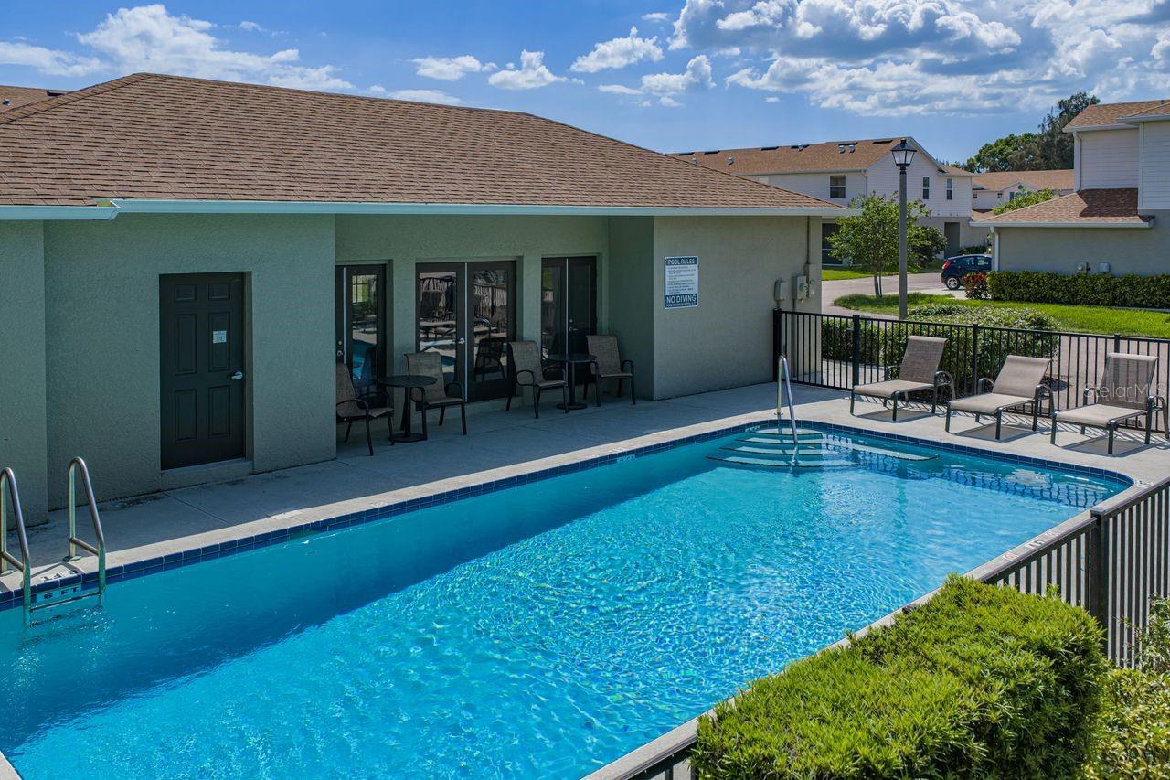 HERITAGE OAKS TOWNHOMES - Residential