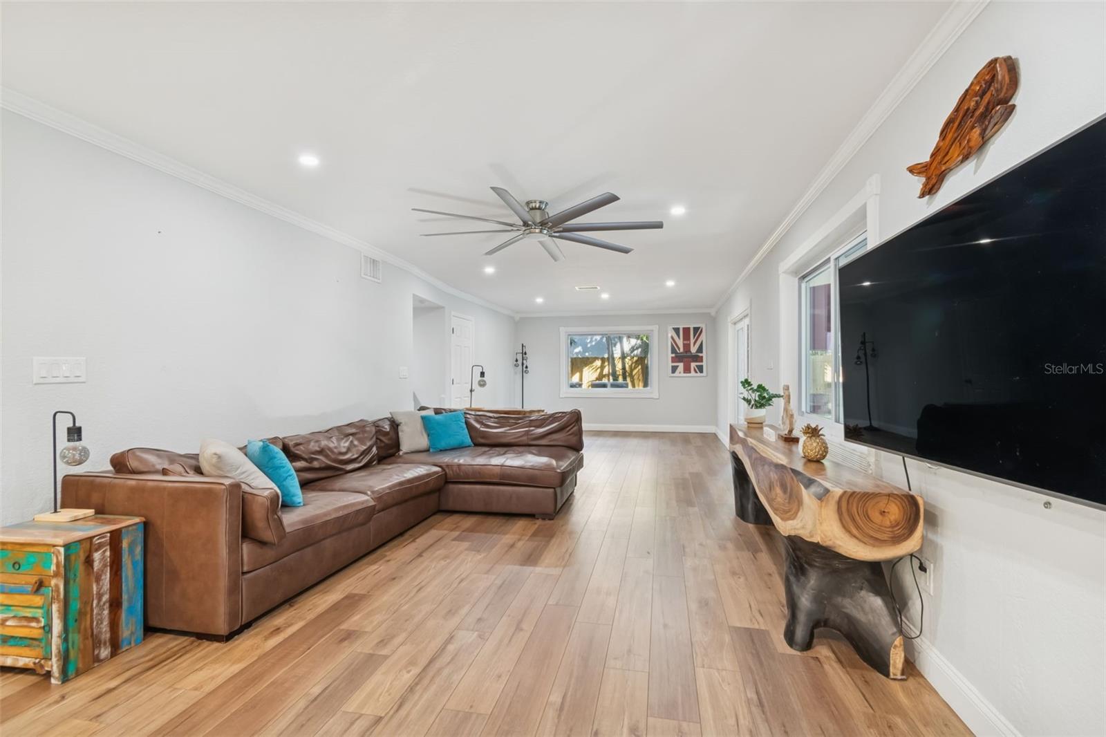 COUNTRY GENTLEMEN ACRES - Residential