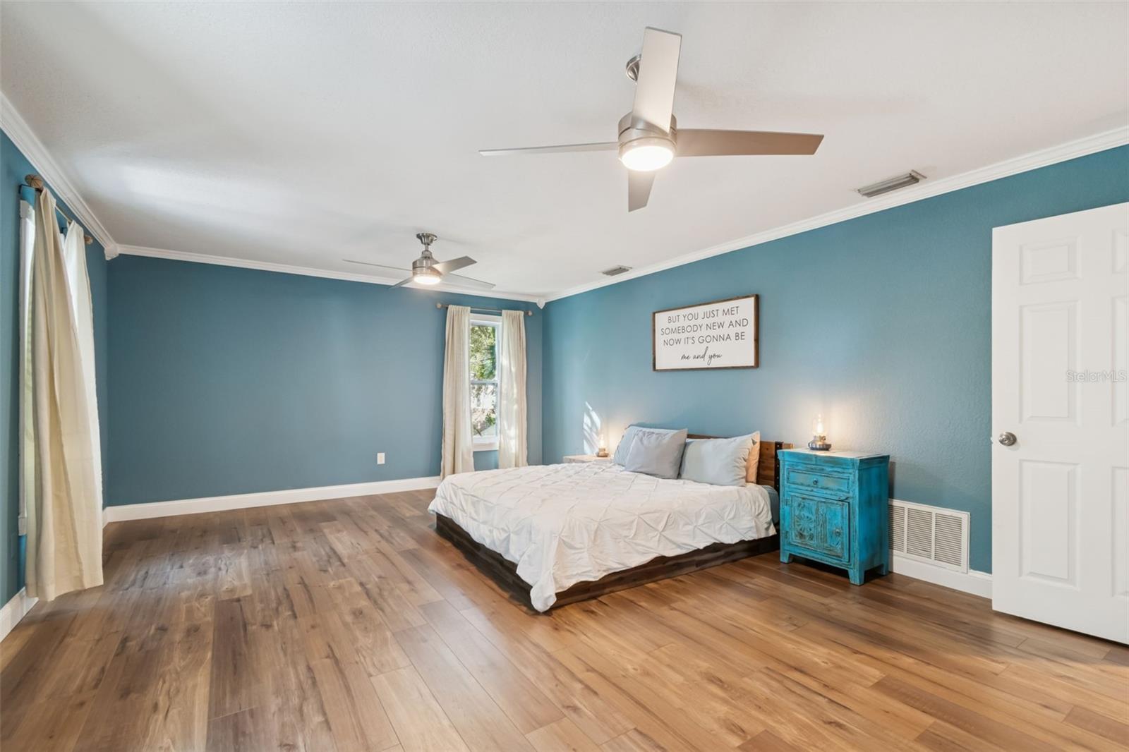 COUNTRY GENTLEMEN ACRES - Residential