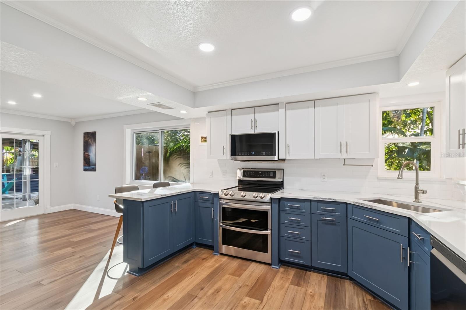 COUNTRY GENTLEMEN ACRES - Residential