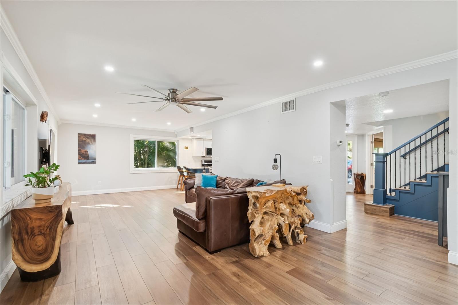 COUNTRY GENTLEMEN ACRES - Residential