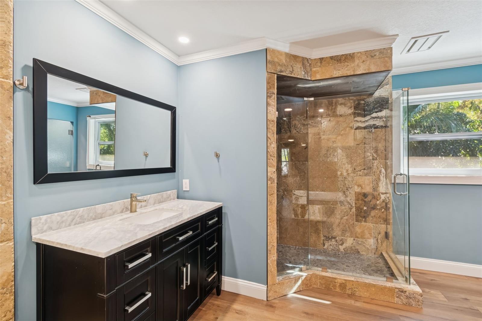 COUNTRY GENTLEMEN ACRES - Residential