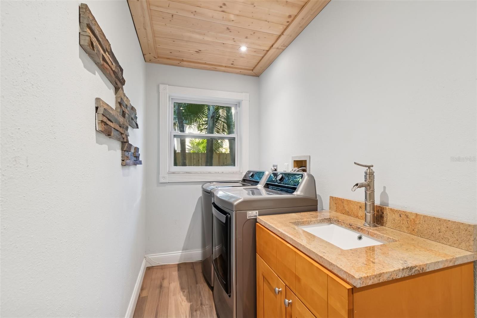 COUNTRY GENTLEMEN ACRES - Residential