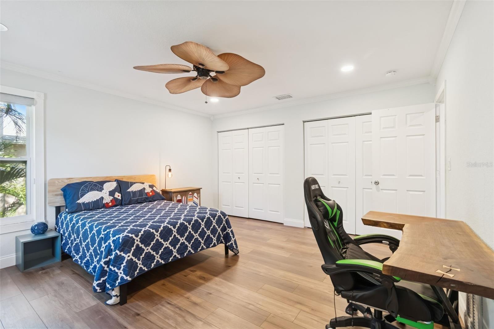 COUNTRY GENTLEMEN ACRES - Residential