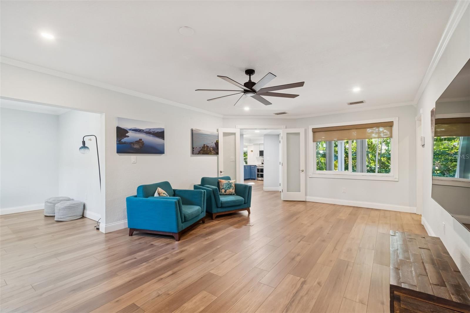 COUNTRY GENTLEMEN ACRES - Residential