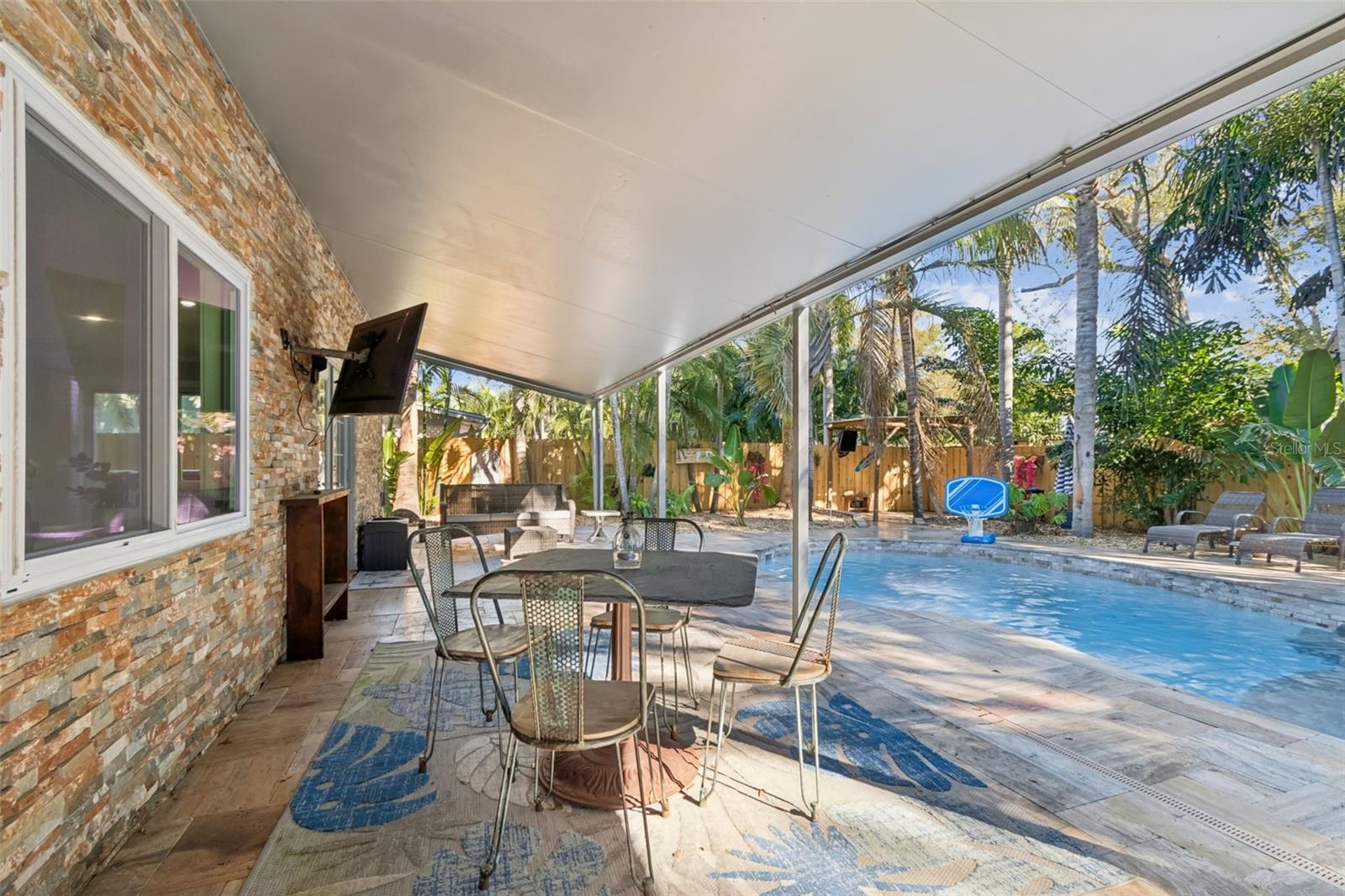 COUNTRY GENTLEMEN ACRES - Residential