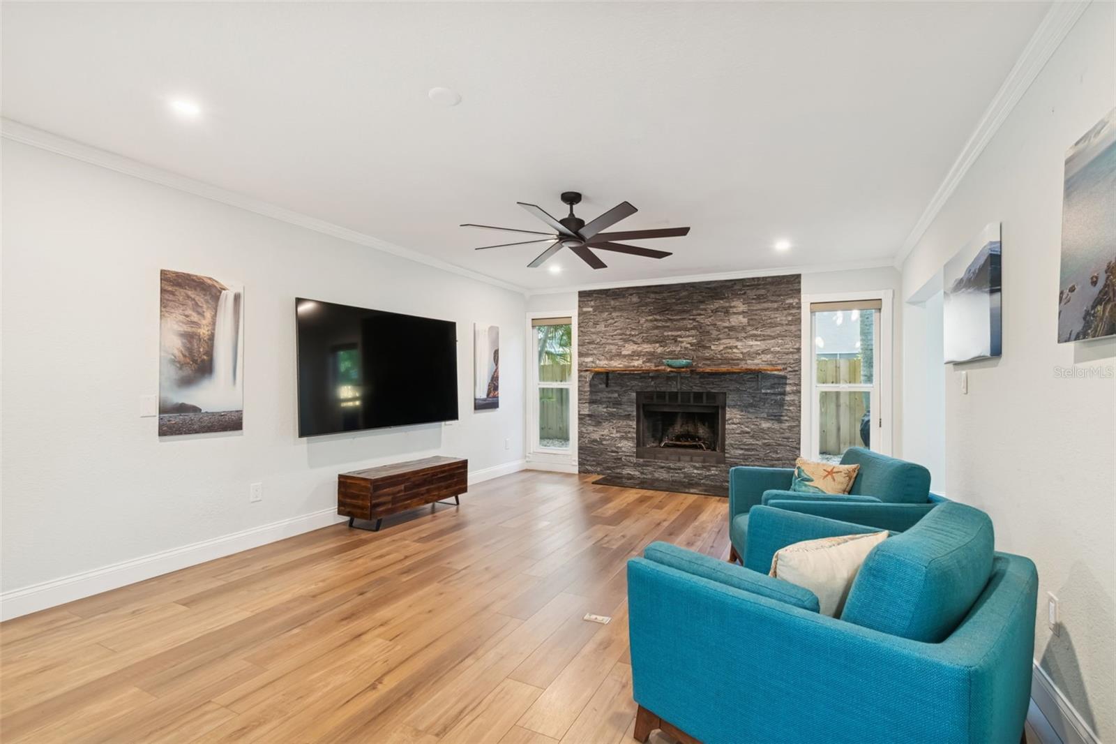 COUNTRY GENTLEMEN ACRES - Residential