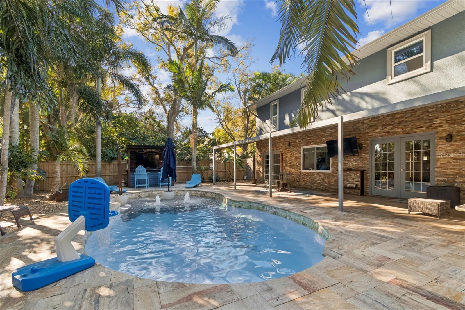 COUNTRY GENTLEMEN ACRES - Residential