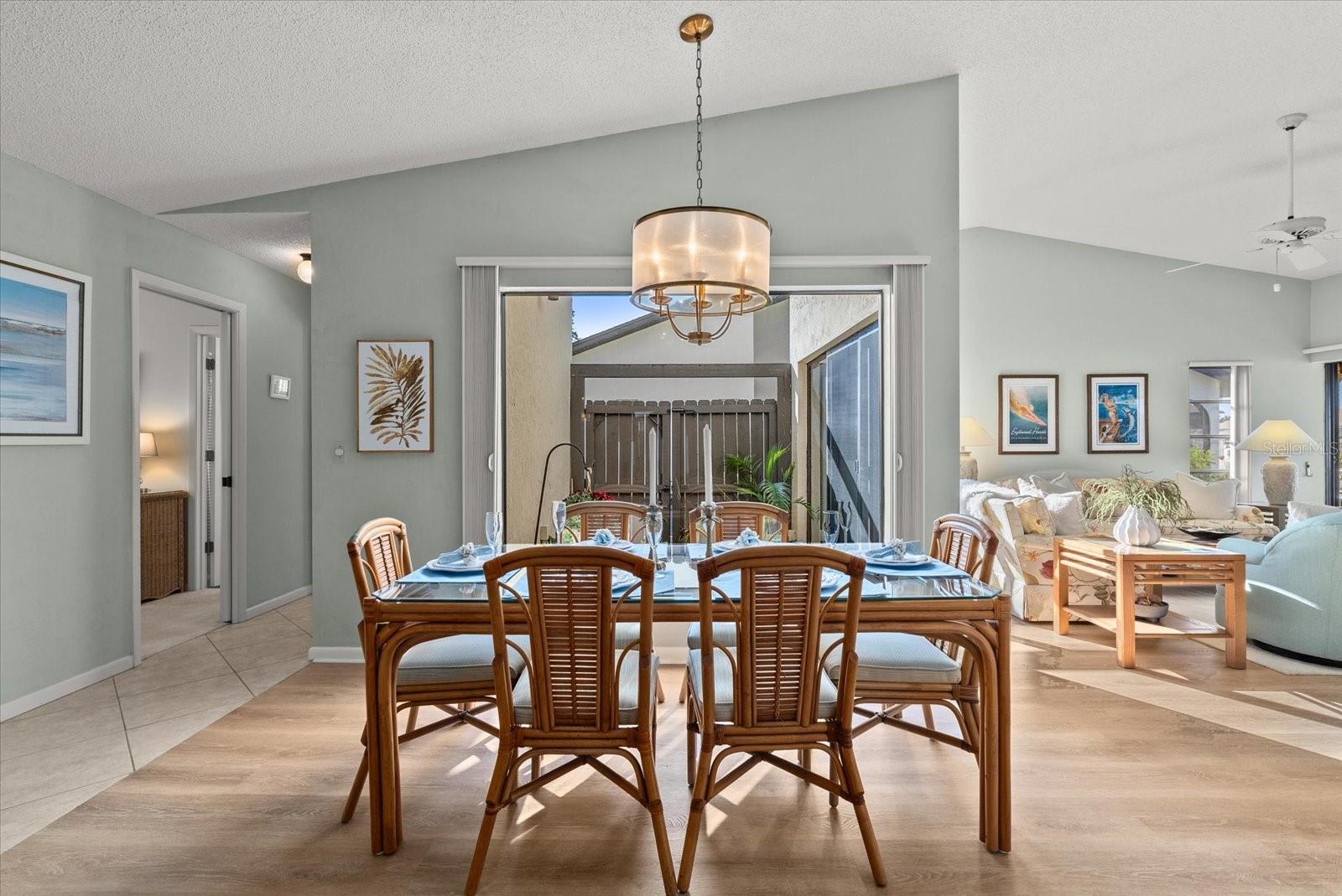 WINDSOR VILLAS - Residential