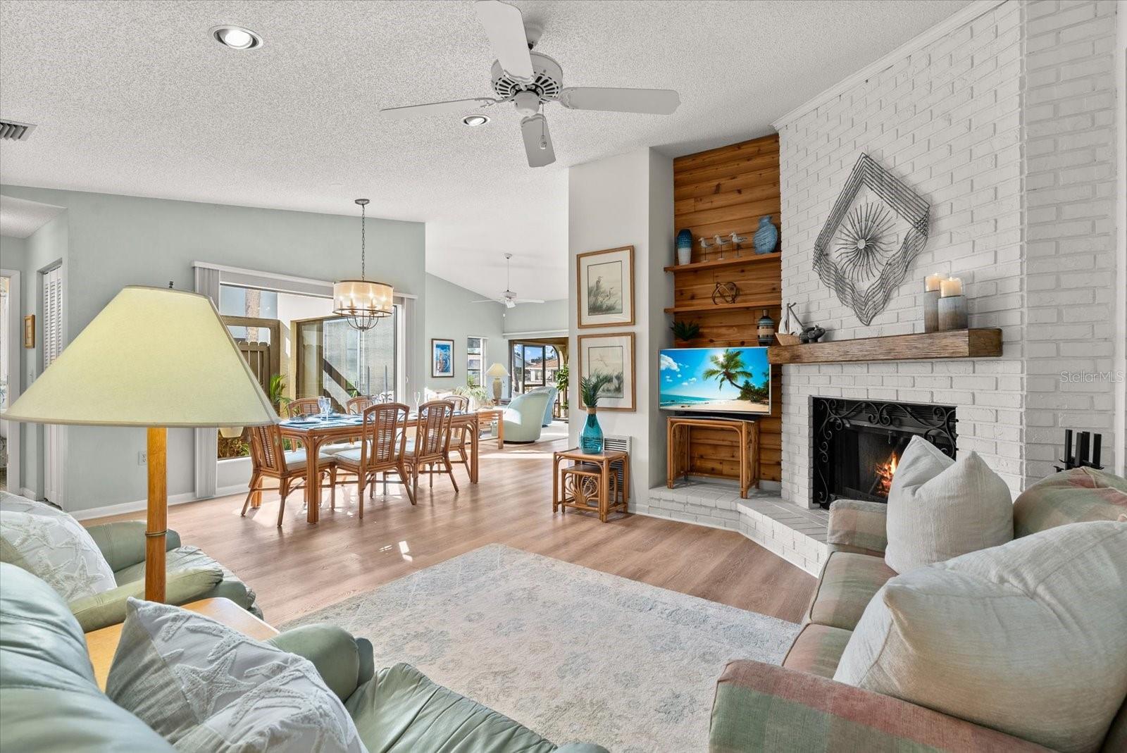 WINDSOR VILLAS - Residential