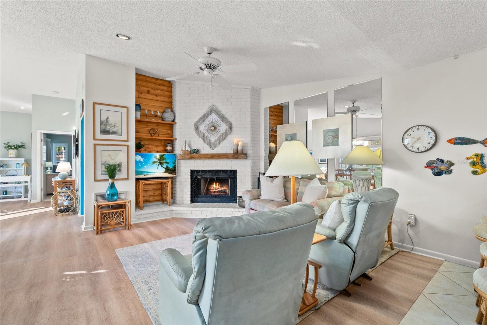 WINDSOR VILLAS - Residential