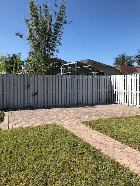 HUNTERS CREEK TR 350 PH 01 - Residential Lease