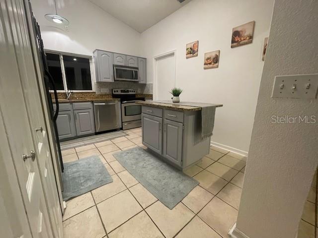 HUNTERS CREEK TR 350 PH 01 - Residential Lease