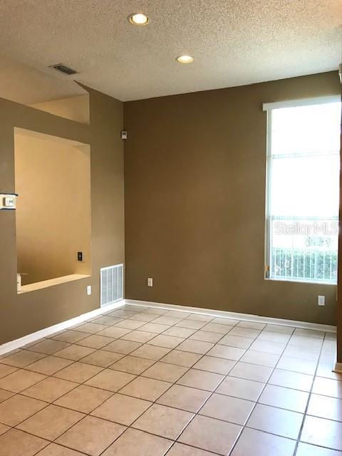 HUNTERS CREEK TR 350 PH 01 - Residential Lease