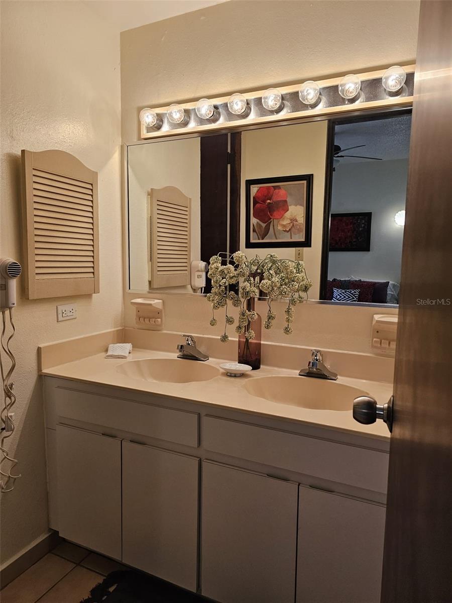 FAIRWAY COURTS - Residential